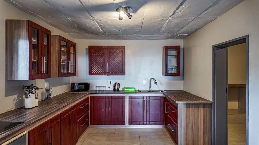 7 Bedroom Property for Sale in Waterkloof A H North West